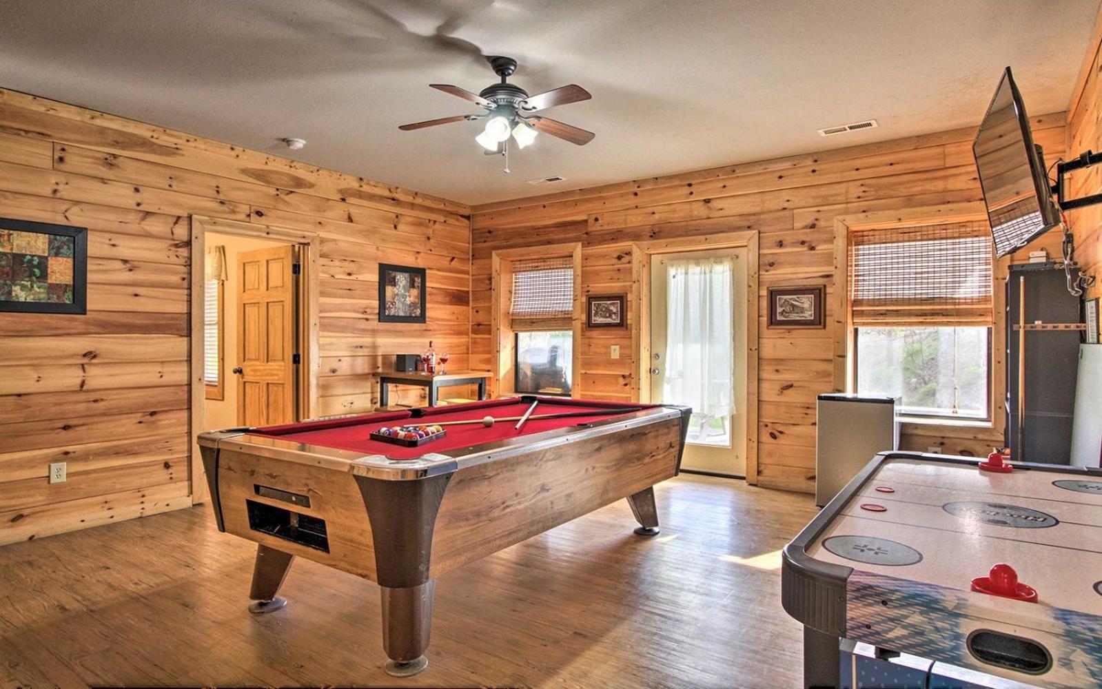 Gatlinburg Mountain Heaven Retreat Villa ภายนอก รูปภาพ